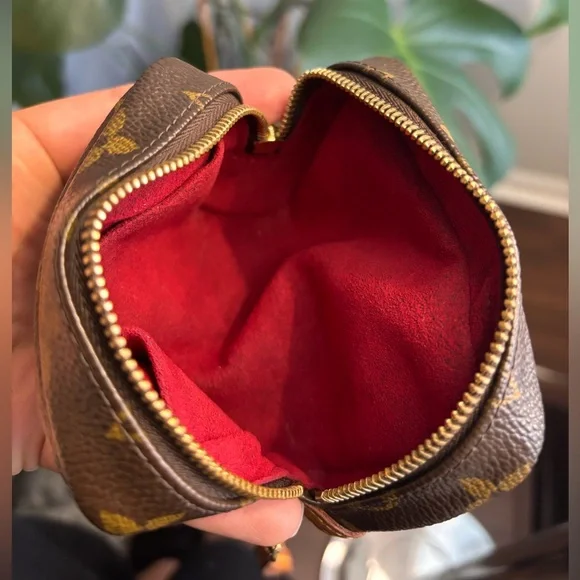 Louis Vuitton Monogram Brown Wristlet punch - Picture 8 of 10